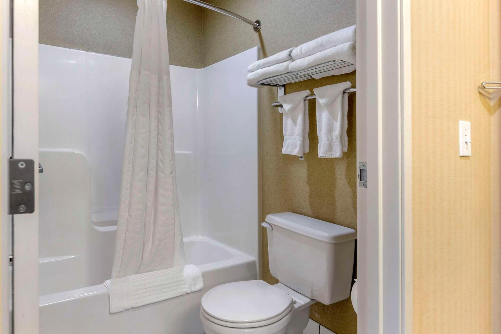 Comfort Inn Traverse City Exterior foto